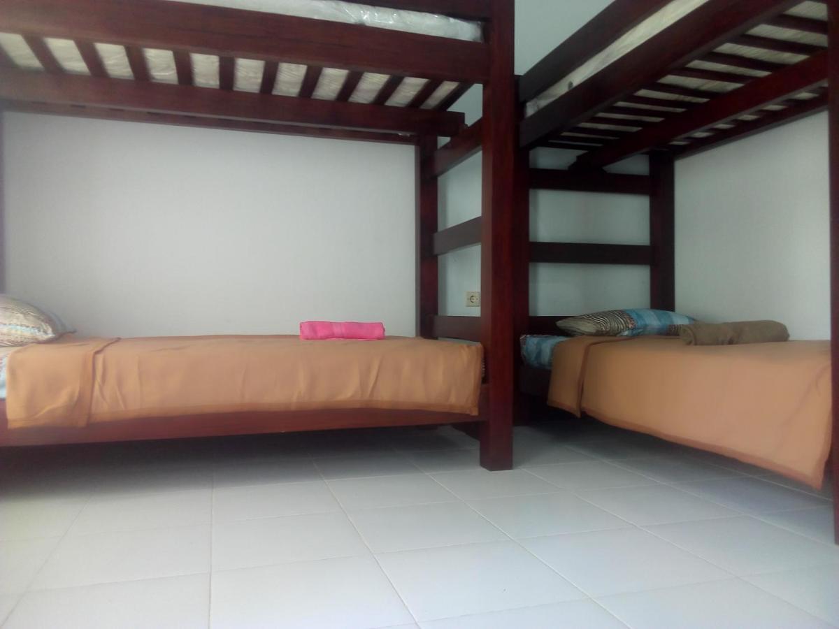 Ariata Arya Hostel Kuta  エクステリア 写真