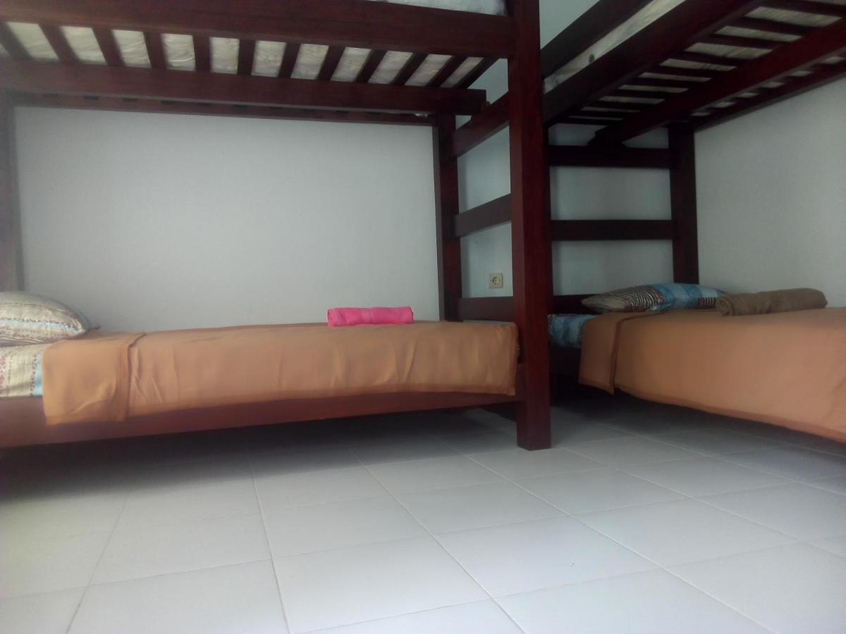 Ariata Arya Hostel Kuta  エクステリア 写真