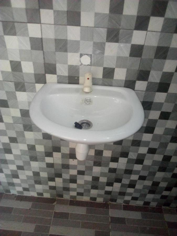Ariata Arya Hostel Kuta  エクステリア 写真