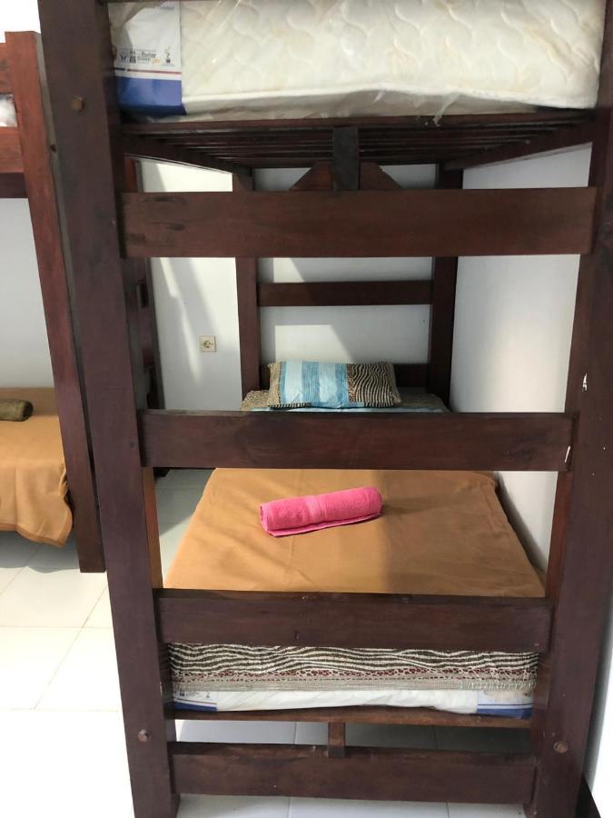 Ariata Arya Hostel Kuta  エクステリア 写真