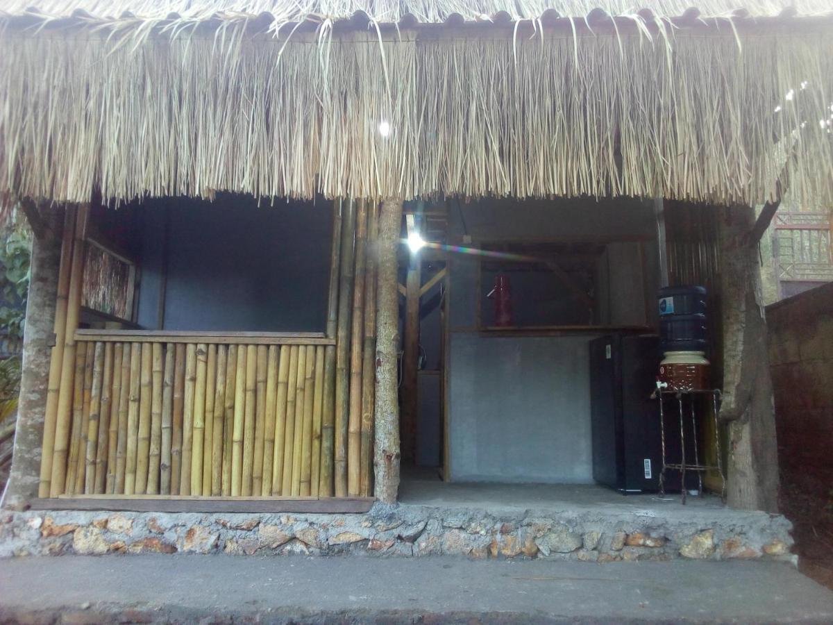 Ariata Arya Hostel Kuta  エクステリア 写真